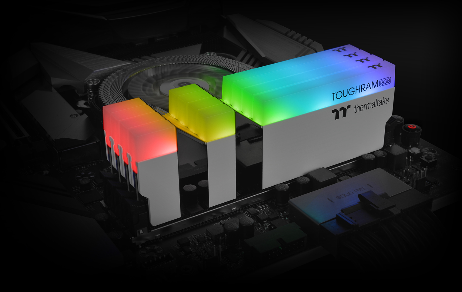 TOUGHRAM RGB Memory DDR4 4000MHz 16GB (8GB x 2) White