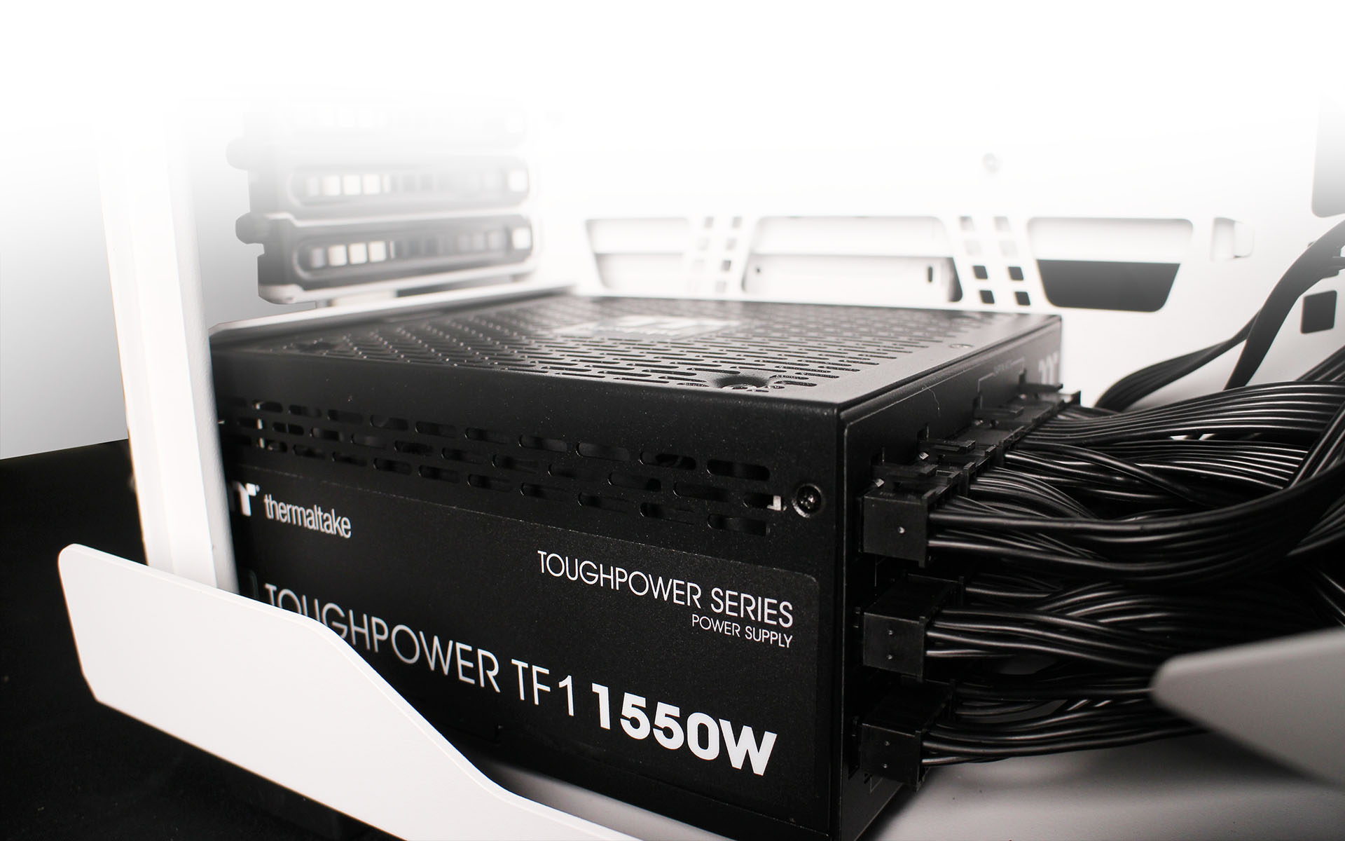 Toughpower TF1 1550W - TT Premium Edition